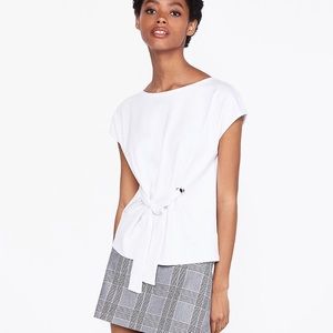 Express - Grommet Detailed Tie Waist Tee
